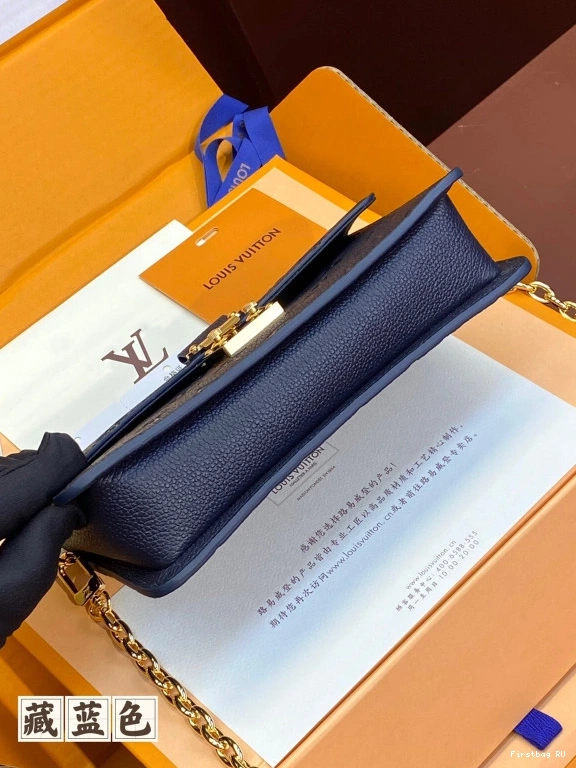 First bag VUITTON Métis On LOUIS Wallet Chain 0814